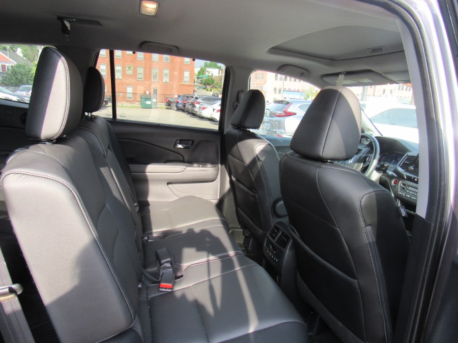 2021 Honda Pilot EX-L AWD, available for sale in Worcester, Massachusetts | Hilario's Auto Sales Inc.. Worcester, Massachusetts 2021 Honda Pilot EX-L AWD, available for sale in Worcester, Massachusetts | Hilario's Auto Sales Inc.. Worcester, Massachusetts