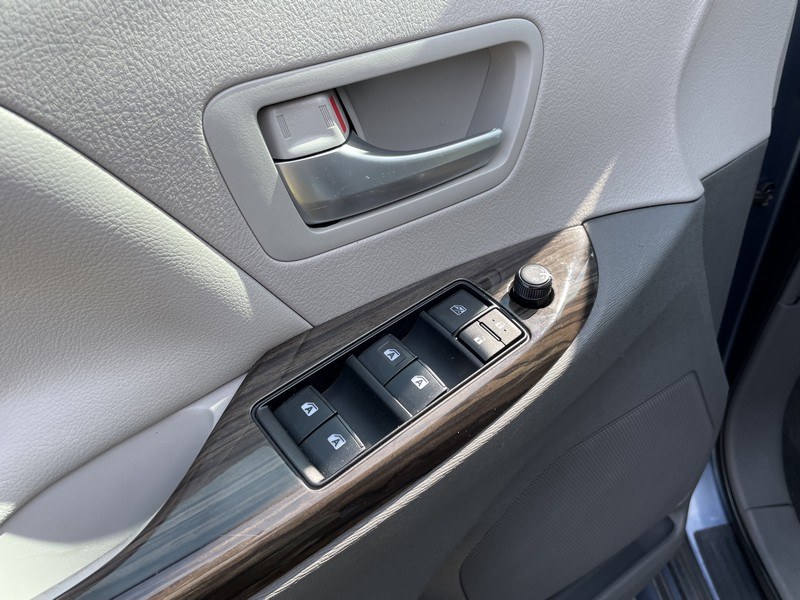 Used Toyota Sienna XLE Premium AWD 7-Passenger (Natl) 2017 | Union Street Auto Sales. West Springfield, Massachusetts Used Toyota Sienna XLE Premium AWD 7-Passenger (Natl) 2017 | Union Street Auto Sales. West Springfield, Massachusetts