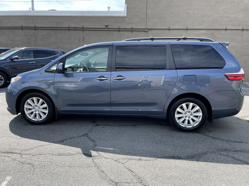Used Toyota Sienna XLE Premium AWD 7-Passenger (Natl) 2017 | Union Street Auto Sales. West Springfield, Massachusetts Used Toyota Sienna XLE Premium AWD 7-Passenger (Natl) 2017 | Union Street Auto Sales. West Springfield, Massachusetts