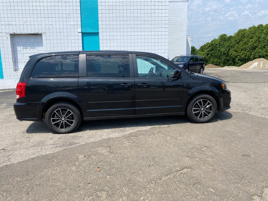 2015 Dodge Grand Caravan 4dr Wgn SXT, available for sale in Milford, Connecticut | Dealertown Auto Wholesalers. Milford, Connecticut 2015 Dodge Grand Caravan 4dr Wgn SXT, available for sale in Milford, Connecticut | Dealertown Auto Wholesalers. Milford, Connecticut