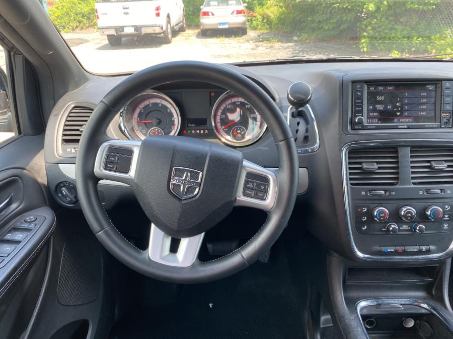 2015 Dodge Grand Caravan 4dr Wgn SXT, available for sale in Milford, Connecticut | Dealertown Auto Wholesalers. Milford, Connecticut 2015 Dodge Grand Caravan 4dr Wgn SXT, available for sale in Milford, Connecticut | Dealertown Auto Wholesalers. Milford, Connecticut