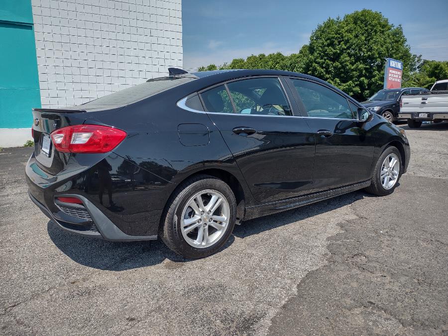 Used Chevrolet Cruze 4dr Sdn 1.4L LT w/1SD 2017 | Dealertown Auto Wholesalers. Milford, Connecticut Used Chevrolet Cruze 4dr Sdn 1.4L LT w/1SD 2017 | Dealertown Auto Wholesalers. Milford, Connecticut