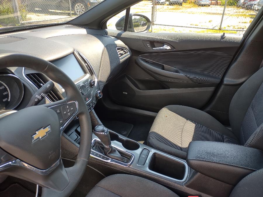 Used Chevrolet Cruze 4dr Sdn 1.4L LT w/1SD 2017 | Dealertown Auto Wholesalers. Milford, Connecticut Used Chevrolet Cruze 4dr Sdn 1.4L LT w/1SD 2017 | Dealertown Auto Wholesalers. Milford, Connecticut