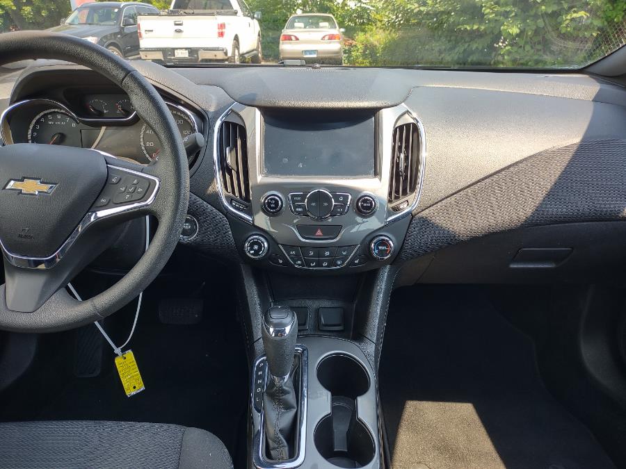 Used Chevrolet Cruze 4dr Sdn 1.4L LT w/1SD 2017 | Dealertown Auto Wholesalers. Milford, Connecticut Used Chevrolet Cruze 4dr Sdn 1.4L LT w/1SD 2017 | Dealertown Auto Wholesalers. Milford, Connecticut