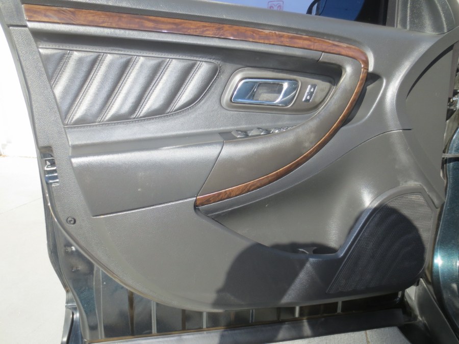 Used Ford Taurus 4dr Sdn Limited FWD 2015 | Auto Max Of Santa Ana. Santa Ana, California Used Ford Taurus 4dr Sdn Limited FWD 2015 | Auto Max Of Santa Ana. Santa Ana, California