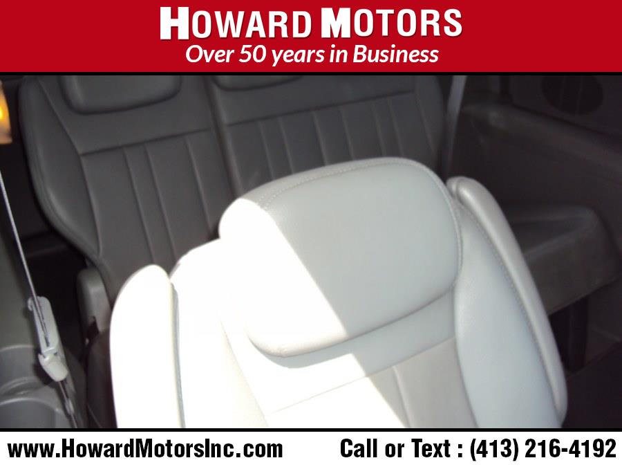 Used Chrysler Town & Country LWB 4dr Wgn Touring 2007 | Howard Motors. Springfield, Massachusetts Used Chrysler Town & Country LWB 4dr Wgn Touring 2007 | Howard Motors. Springfield, Massachusetts