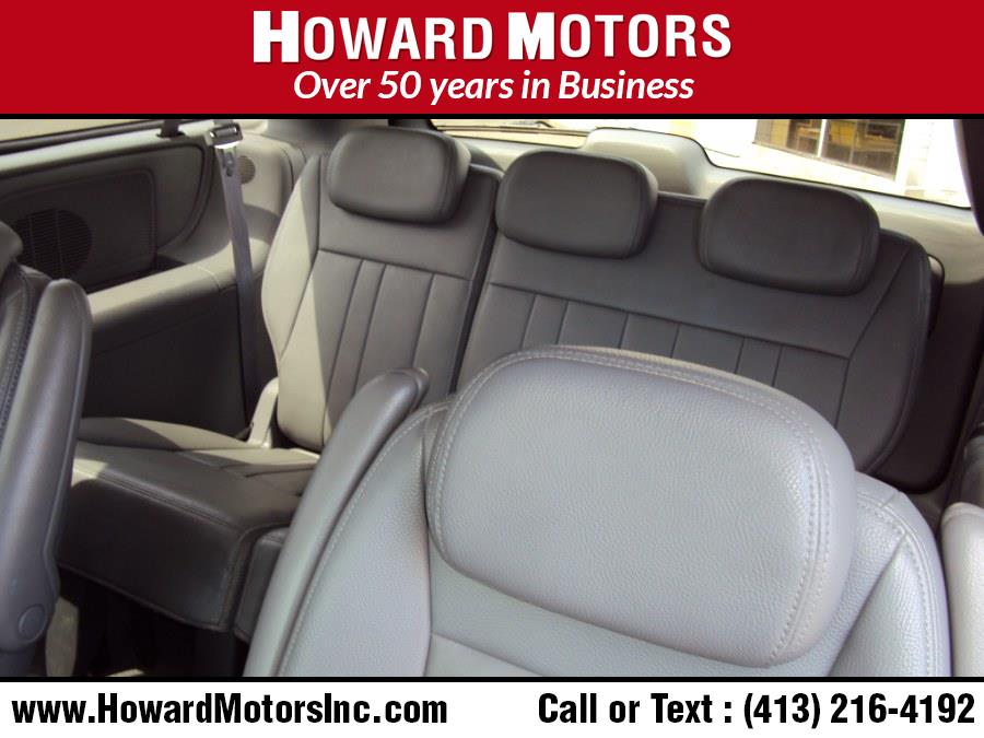 Used Chrysler Town & Country LWB 4dr Wgn Touring 2007 | Howard Motors. Springfield, Massachusetts Used Chrysler Town & Country LWB 4dr Wgn Touring 2007 | Howard Motors. Springfield, Massachusetts