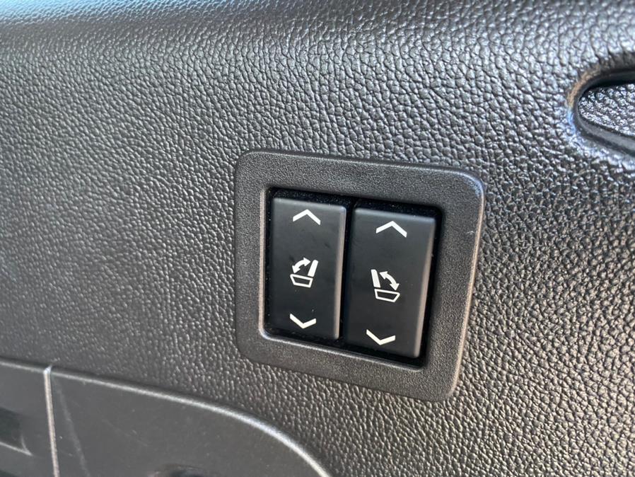 Used Cadillac Escalade ESV 4WD 4dr Standard 2016 | Lava Motors 2 Inc. Canton, Connecticut Used Cadillac Escalade ESV 4WD 4dr Standard 2016 | Lava Motors 2 Inc. Canton, Connecticut