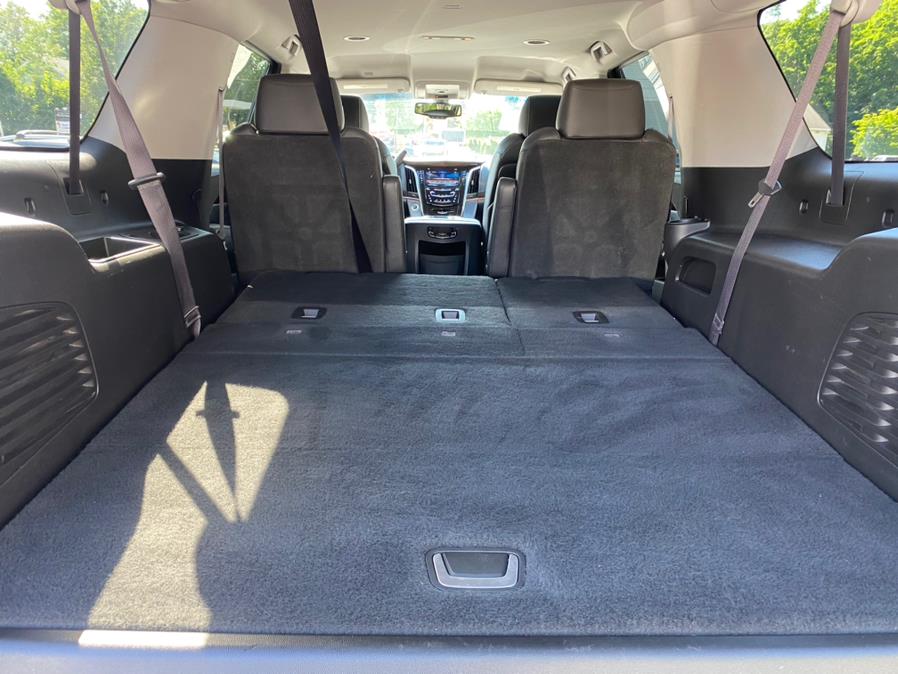 Used Cadillac Escalade ESV 4WD 4dr Standard 2016 | Lava Motors 2 Inc. Canton, Connecticut Used Cadillac Escalade ESV 4WD 4dr Standard 2016 | Lava Motors 2 Inc. Canton, Connecticut