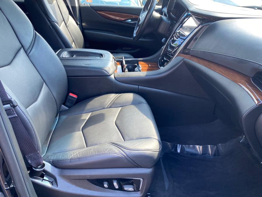 Used Cadillac Escalade ESV 4WD 4dr Standard 2016 | Lava Motors 2 Inc. Canton, Connecticut Used Cadillac Escalade ESV 4WD 4dr Standard 2016 | Lava Motors 2 Inc. Canton, Connecticut