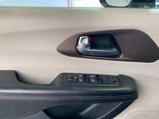 Used Chrysler Pacifica Touring L 2019 | Queens Auto Mall. Richmond Hill, New York Used Chrysler Pacifica Touring L 2019 | Queens Auto Mall. Richmond Hill, New York