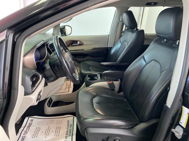 Used Chrysler Pacifica Touring L 2019 | Queens Auto Mall. Richmond Hill, New York Used Chrysler Pacifica Touring L 2019 | Queens Auto Mall. Richmond Hill, New York