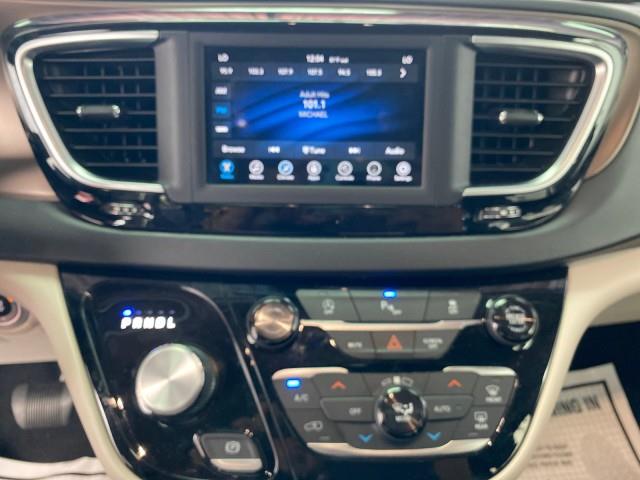 Used Chrysler Pacifica Touring L 2019 | Queens Auto Mall. Richmond Hill, New York Used Chrysler Pacifica Touring L 2019 | Queens Auto Mall. Richmond Hill, New York