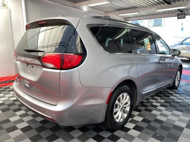Used Chrysler Pacifica Touring L 2019 | Queens Auto Mall. Richmond Hill, New York Used Chrysler Pacifica Touring L 2019 | Queens Auto Mall. Richmond Hill, New York