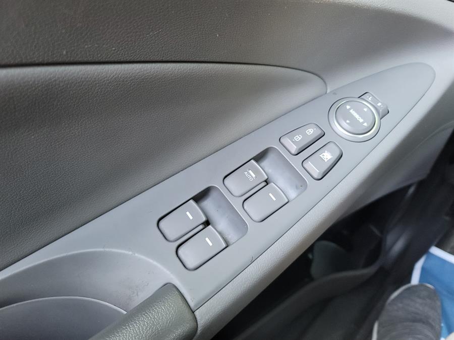 2013 Hyundai Sonata Hybrid 4dr Sdn, available for sale in West Haven, Connecticut | Auto Fair Inc.. West Haven, Connecticut 2013 Hyundai Sonata Hybrid 4dr Sdn, available for sale in West Haven, Connecticut | Auto Fair Inc.. West Haven, Connecticut