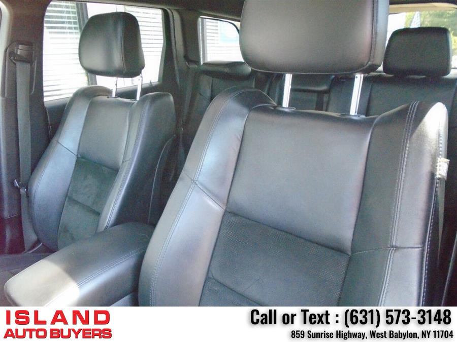 Used Jeep Grand Cherokee Altitude 4x4 4dr SUV 2014 | Island Auto Buyers. West Babylon, New York Used Jeep Grand Cherokee Altitude 4x4 4dr SUV 2014 | Island Auto Buyers. West Babylon, New York