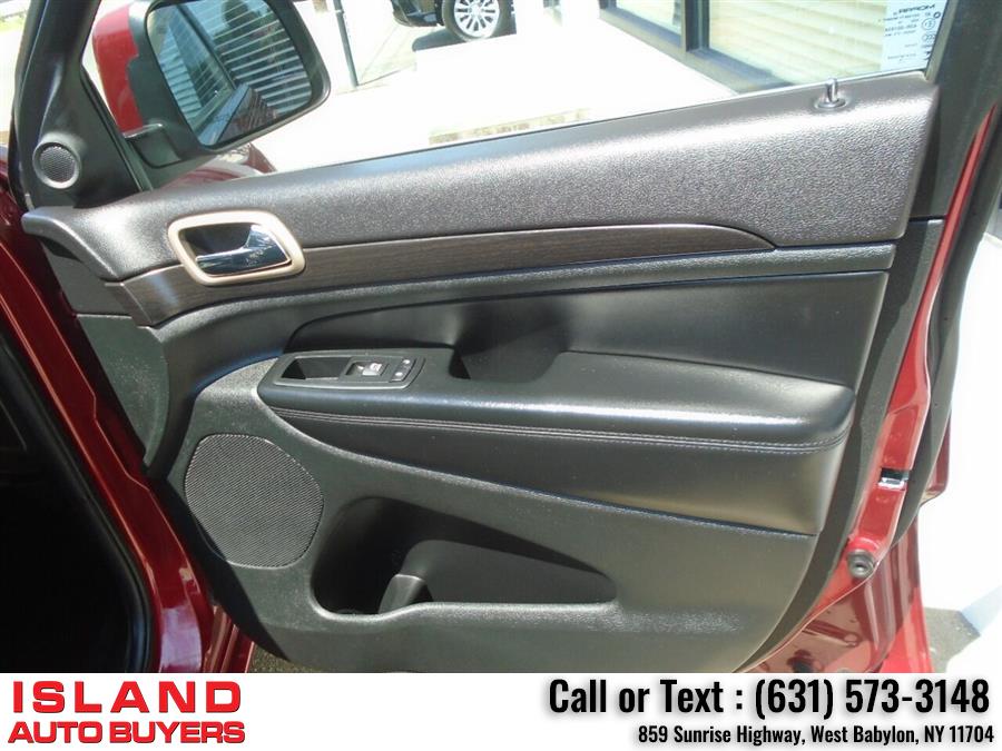 Used Jeep Grand Cherokee Altitude 4x4 4dr SUV 2014 | Island Auto Buyers. West Babylon, New York Used Jeep Grand Cherokee Altitude 4x4 4dr SUV 2014 | Island Auto Buyers. West Babylon, New York