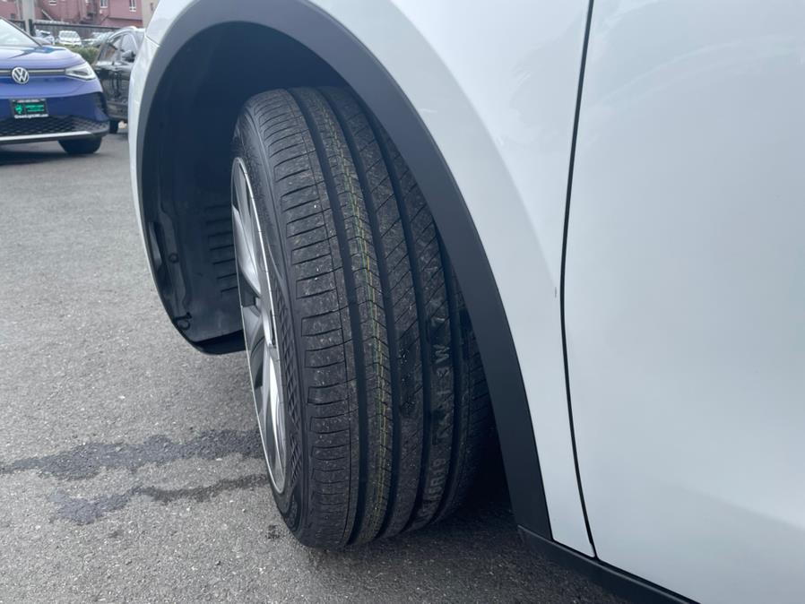Used Tesla Model Y Standard Range RWD 2021 | Green Light Auto Wholesale. Daly City, California Used Tesla Model Y Standard Range RWD 2021 | Green Light Auto Wholesale. Daly City, California