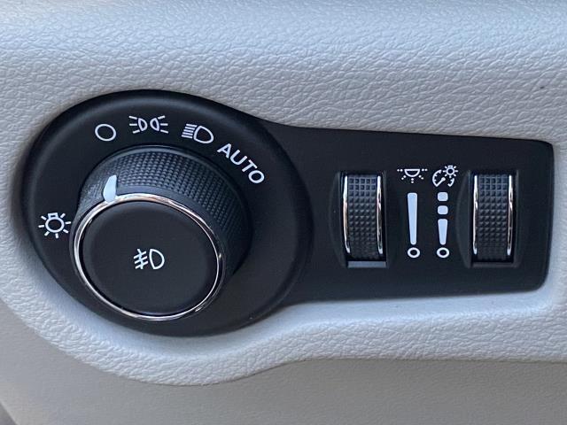 Used Chrysler Pacifica Touring L 2019 | Eastchester Motor Cars. Bronx, New York Used Chrysler Pacifica Touring L 2019 | Eastchester Motor Cars. Bronx, New York