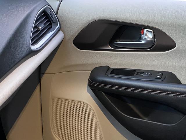 Used Chrysler Pacifica Touring L 2019 | Eastchester Motor Cars. Bronx, New York Used Chrysler Pacifica Touring L 2019 | Eastchester Motor Cars. Bronx, New York