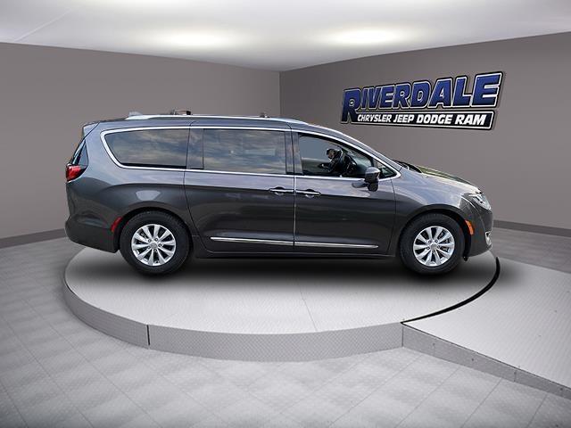 Used Chrysler Pacifica Touring L 2019 | Eastchester Motor Cars. Bronx, New York Used Chrysler Pacifica Touring L 2019 | Eastchester Motor Cars. Bronx, New York