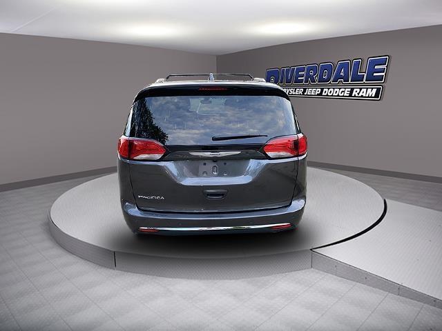 Used Chrysler Pacifica Touring L 2019 | Eastchester Motor Cars. Bronx, New York Used Chrysler Pacifica Touring L 2019 | Eastchester Motor Cars. Bronx, New York