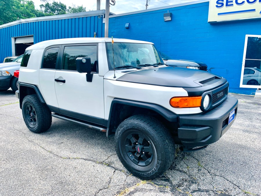 Used Toyota FJ Cruiser 4WD 4dr Auto 2008 | Second Street Auto Sales Inc. Manchester, New Hampshire Used Toyota FJ Cruiser 4WD 4dr Auto 2008 | Second Street Auto Sales Inc. Manchester, New Hampshire