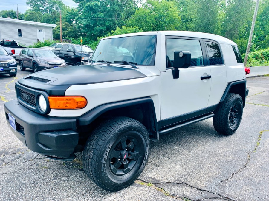 Used Toyota FJ Cruiser 4WD 4dr Auto 2008 | Second Street Auto Sales Inc. Manchester, New Hampshire Used Toyota FJ Cruiser 4WD 4dr Auto 2008 | Second Street Auto Sales Inc. Manchester, New Hampshire