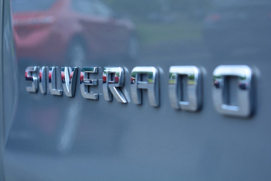 Used Chevrolet Silverado 1500 4WD Double Cab 143.5" LT w/2LT 2017 | Longmeadow Motor Cars. ENFIELD, Connecticut