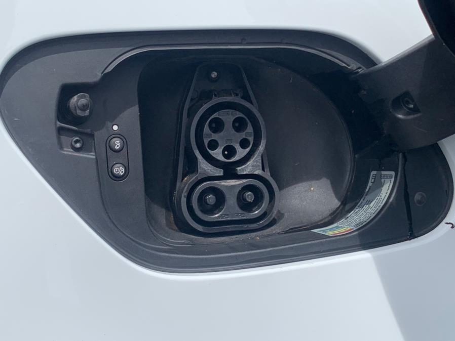 Used Volkswagen e-Golf SE 2019 | Green Light Auto Wholesale. Daly City, California Used Volkswagen e-Golf SE 2019 | Green Light Auto Wholesale. Daly City, California