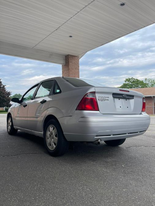 Used Ford Focus 4dr Sdn SE 2007 | Supreme Automotive. New Britain, Connecticut Used Ford Focus 4dr Sdn SE 2007 | Supreme Automotive. New Britain, Connecticut