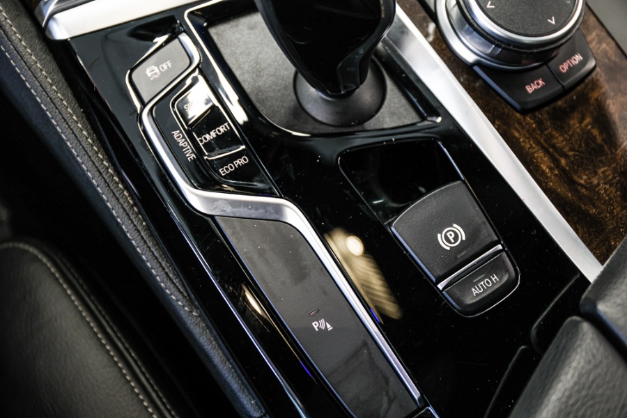 Used BMW 5 Series M550i xDrive Sedan 2019 | 26 Motors Long Island. ELMONT, New York Used BMW 5 Series M550i xDrive Sedan 2019 | 26 Motors Long Island. ELMONT, New York