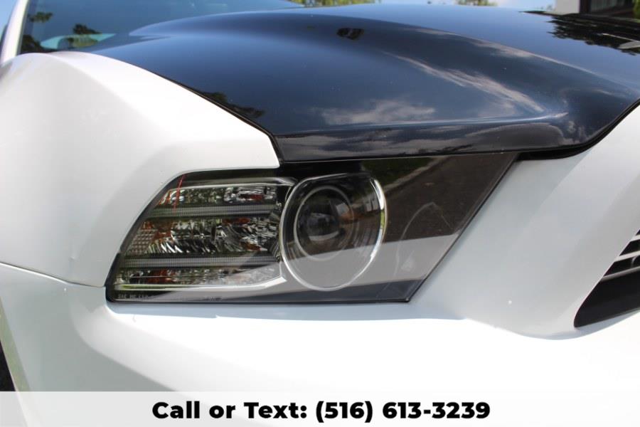 2014 Ford Mustang 2dr Cpe V6 Premium, available for sale in Great Neck, New York | Great Neck Car Buyers & Sellers. Great Neck, New York 2014 Ford Mustang 2dr Cpe V6 Premium, available for sale in Great Neck, New York | Great Neck Car Buyers & Sellers. Great Neck, New York