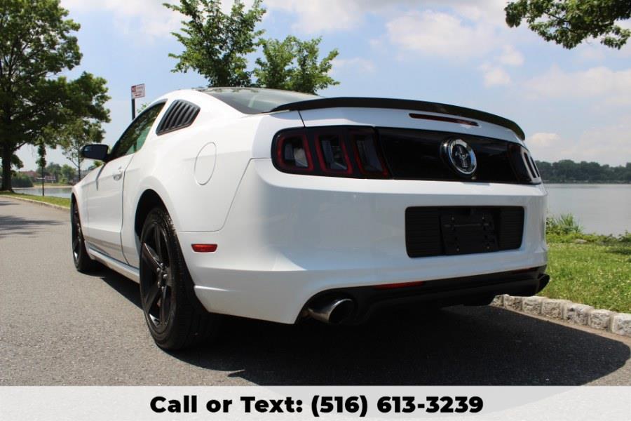 2014 Ford Mustang 2dr Cpe V6 Premium, available for sale in Great Neck, New York | Great Neck Car Buyers & Sellers. Great Neck, New York 2014 Ford Mustang 2dr Cpe V6 Premium, available for sale in Great Neck, New York | Great Neck Car Buyers & Sellers. Great Neck, New York