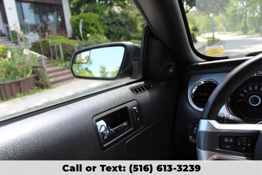 2014 Ford Mustang 2dr Cpe V6 Premium, available for sale in Great Neck, New York | Great Neck Car Buyers & Sellers. Great Neck, New York 2014 Ford Mustang 2dr Cpe V6 Premium, available for sale in Great Neck, New York | Great Neck Car Buyers & Sellers. Great Neck, New York
