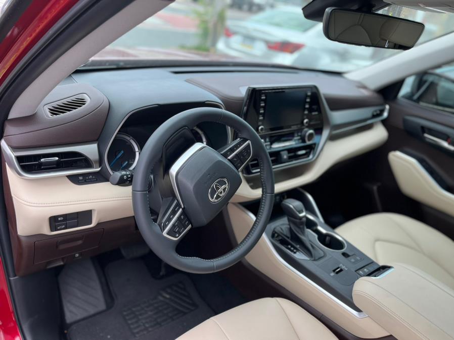 2022 Toyota Highlander 4dr SUV, available for sale in BROOKLYN, New York | Deals on Wheels International Auto. BROOKLYN, New York 2022 Toyota Highlander 4dr SUV, available for sale in BROOKLYN, New York | Deals on Wheels International Auto. BROOKLYN, New York