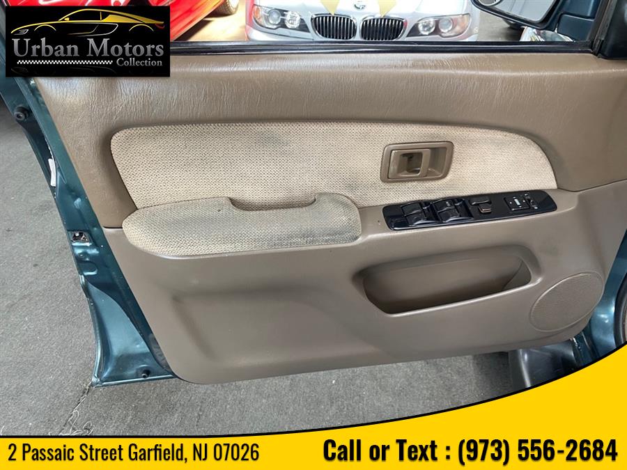 Used Toyota 4runner SR5 1998 | Urban Motors Collection. Garfield, New Jersey Used Toyota 4runner SR5 1998 | Urban Motors Collection. Garfield, New Jersey