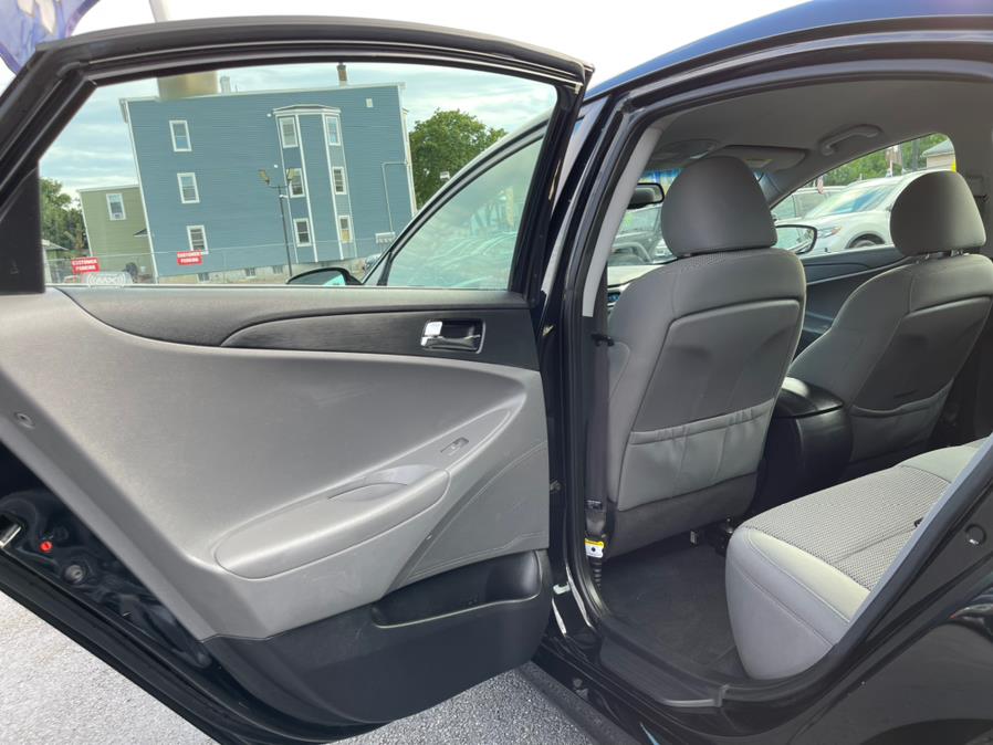 Used Hyundai Sonata 4dr Sdn 2.4L Auto GLS 2012 | Auto Haus of Irvington Corp. Irvington , New Jersey