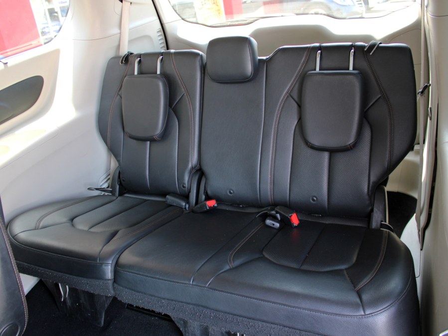2019 Chrysler Pacifica Touring L, available for sale in Great Neck, New York | Auto Expo Ent Inc.. Great Neck, New York 2019 Chrysler Pacifica Touring L, available for sale in Great Neck, New York | Auto Expo Ent Inc.. Great Neck, New York
