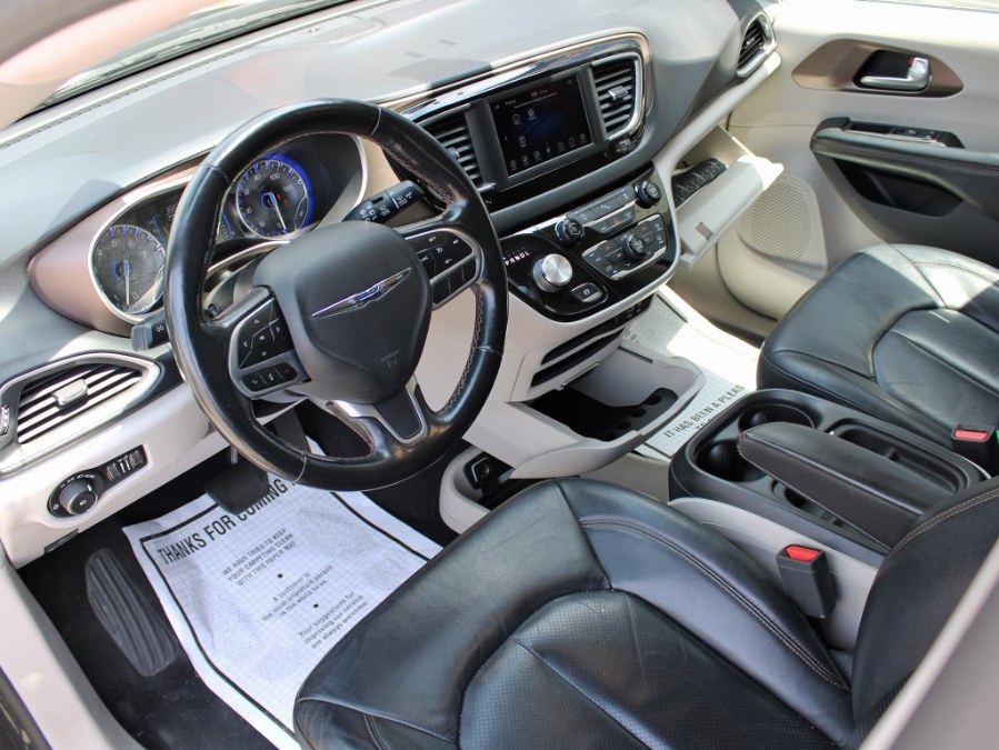 2019 Chrysler Pacifica Touring L, available for sale in Great Neck, New York | Auto Expo Ent Inc.. Great Neck, New York 2019 Chrysler Pacifica Touring L, available for sale in Great Neck, New York | Auto Expo Ent Inc.. Great Neck, New York