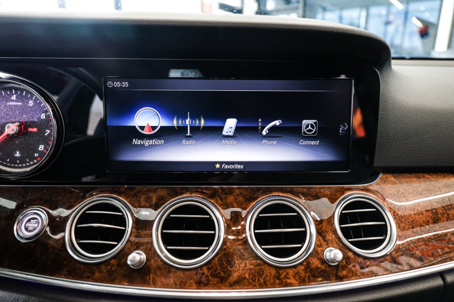 Used Mercedes-Benz E-Class E 300 4MATIC Sedan 2019 | 26 Motors Long Island. ELMONT, New York Used Mercedes-Benz E-Class E 300 4MATIC Sedan 2019 | 26 Motors Long Island. ELMONT, New York