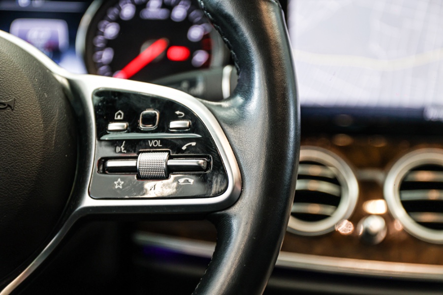Used Mercedes-Benz E-Class E 300 4MATIC Sedan 2019 | 26 Motors Long Island. ELMONT, New York Used Mercedes-Benz E-Class E 300 4MATIC Sedan 2019 | 26 Motors Long Island. ELMONT, New York