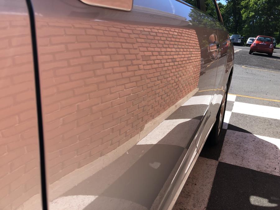 2014 Toyota Venza 4dr Wgn V6 AWD XLE, available for sale in Waterbury, Connecticut | National Auto Brokers, Inc.. Waterbury, Connecticut 2014 Toyota Venza 4dr Wgn V6 AWD XLE, available for sale in Waterbury, Connecticut | National Auto Brokers, Inc.. Waterbury, Connecticut