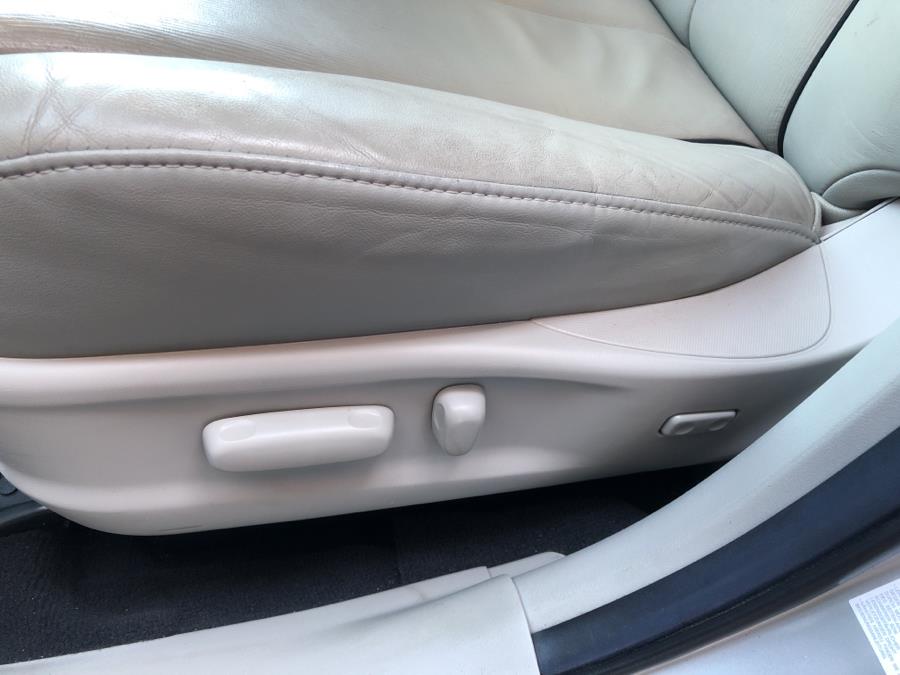 2014 Toyota Venza 4dr Wgn V6 AWD XLE, available for sale in Waterbury, Connecticut | National Auto Brokers, Inc.. Waterbury, Connecticut 2014 Toyota Venza 4dr Wgn V6 AWD XLE, available for sale in Waterbury, Connecticut | National Auto Brokers, Inc.. Waterbury, Connecticut