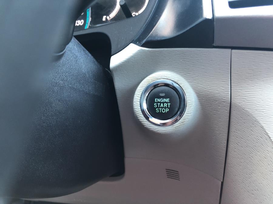 2014 Toyota Venza 4dr Wgn V6 AWD XLE, available for sale in Waterbury, Connecticut | National Auto Brokers, Inc.. Waterbury, Connecticut 2014 Toyota Venza 4dr Wgn V6 AWD XLE, available for sale in Waterbury, Connecticut | National Auto Brokers, Inc.. Waterbury, Connecticut