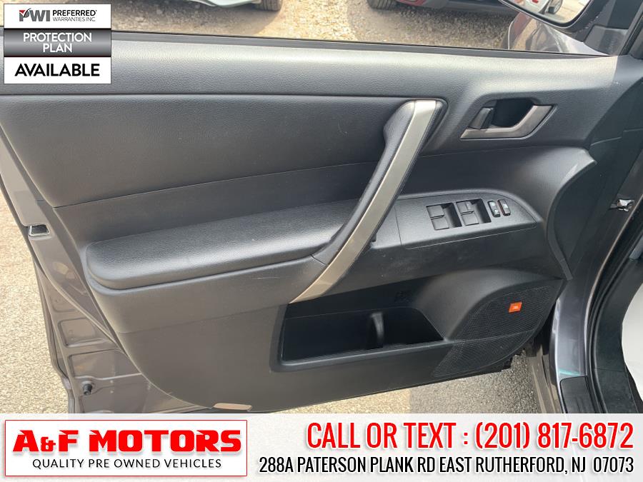 Used Toyota Highlander 4WD 4dr V6 Base 2011 | A&F Motors LLC. East Rutherford, New Jersey Used Toyota Highlander 4WD 4dr V6 Base 2011 | A&F Motors LLC. East Rutherford, New Jersey