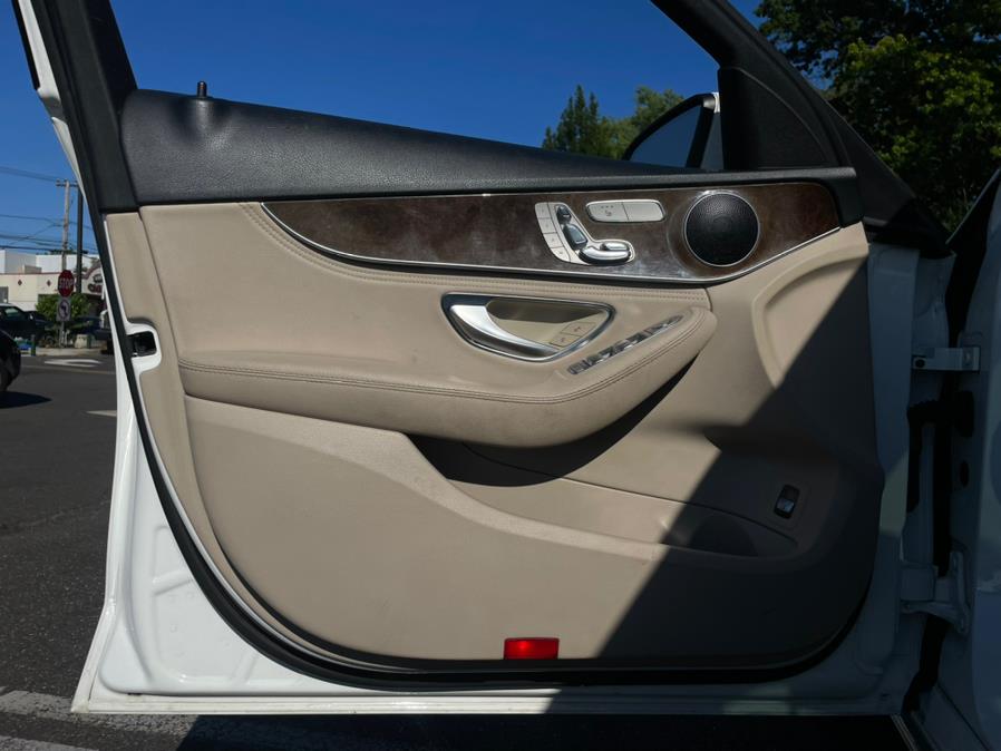 Used Mercedes-Benz C300 Luxury 2016 | Sunrise of Elmont. Elmont, New York Used Mercedes-Benz C300 Luxury 2016 | Sunrise of Elmont. Elmont, New York