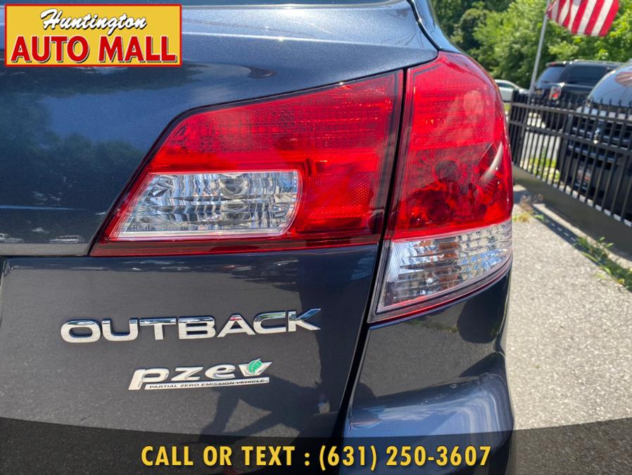 2013 Subaru Outback 4dr Wgn H4 Auto 2.5i Limited, available for sale in Huntington Station, New York | Huntington Auto Mall. Huntington Station, New York 2013 Subaru Outback 4dr Wgn H4 Auto 2.5i Limited, available for sale in Huntington Station, New York | Huntington Auto Mall. Huntington Station, New York