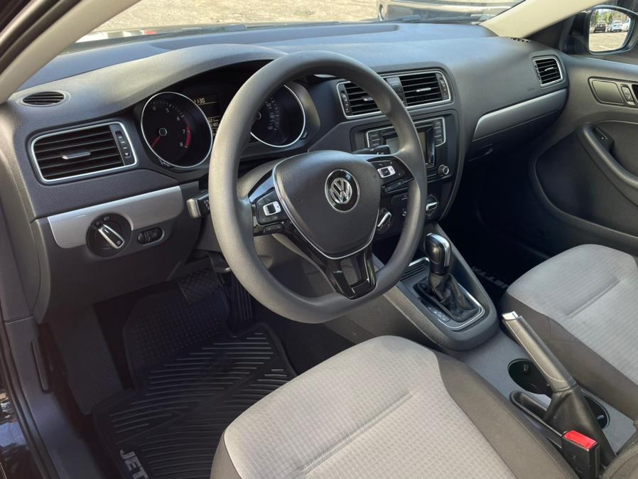 Used Volkswagen Jetta 1.4T S Auto 2017 | Green Light Auto. Corona, California Used Volkswagen Jetta 1.4T S Auto 2017 | Green Light Auto. Corona, California