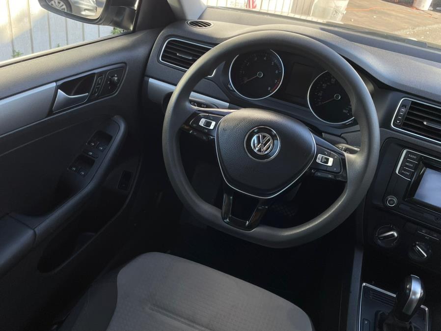 Used Volkswagen Jetta 1.4T S Auto 2017 | Green Light Auto. Corona, California Used Volkswagen Jetta 1.4T S Auto 2017 | Green Light Auto. Corona, California